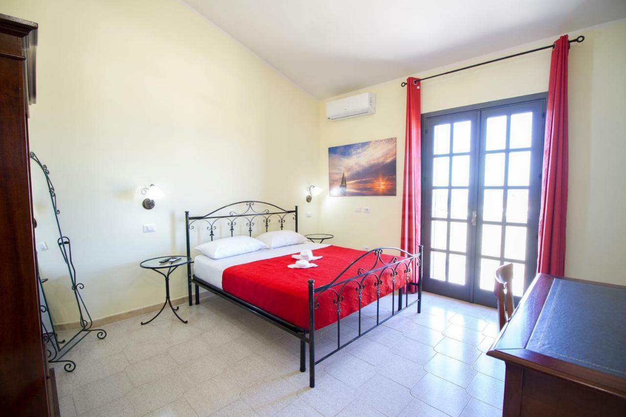 Guest House Capitan Libeccio Тропеа Екстериор снимка